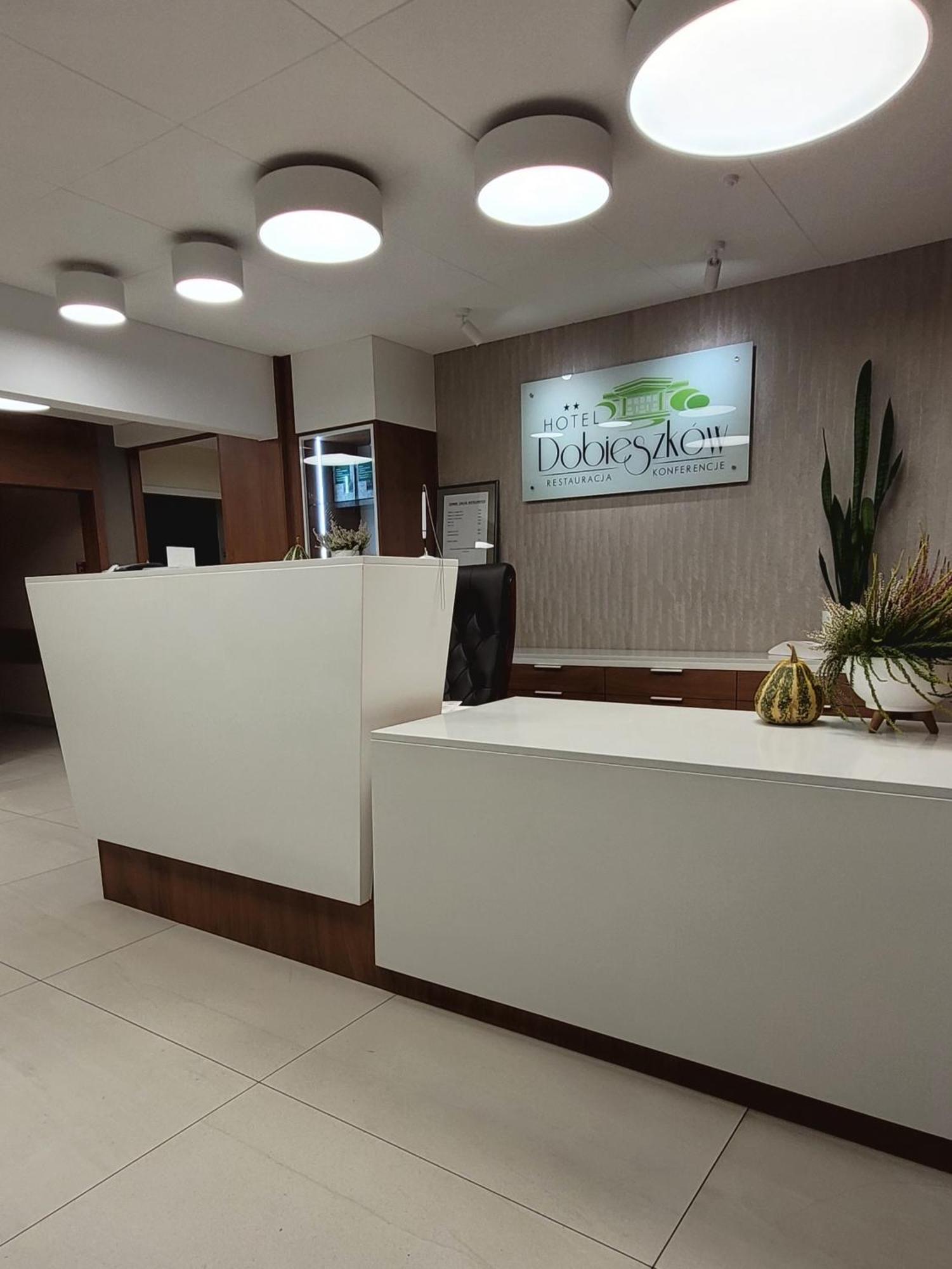 Hotel W Dobieszkowie Strykow Luaran gambar