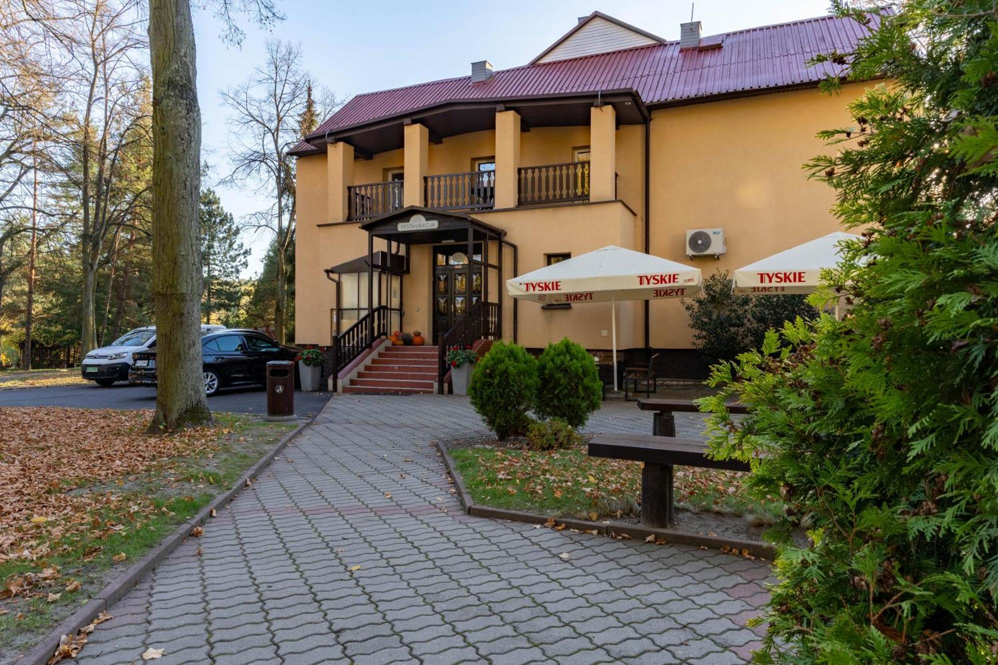 Hotel W Dobieszkowie Strykow Luaran gambar