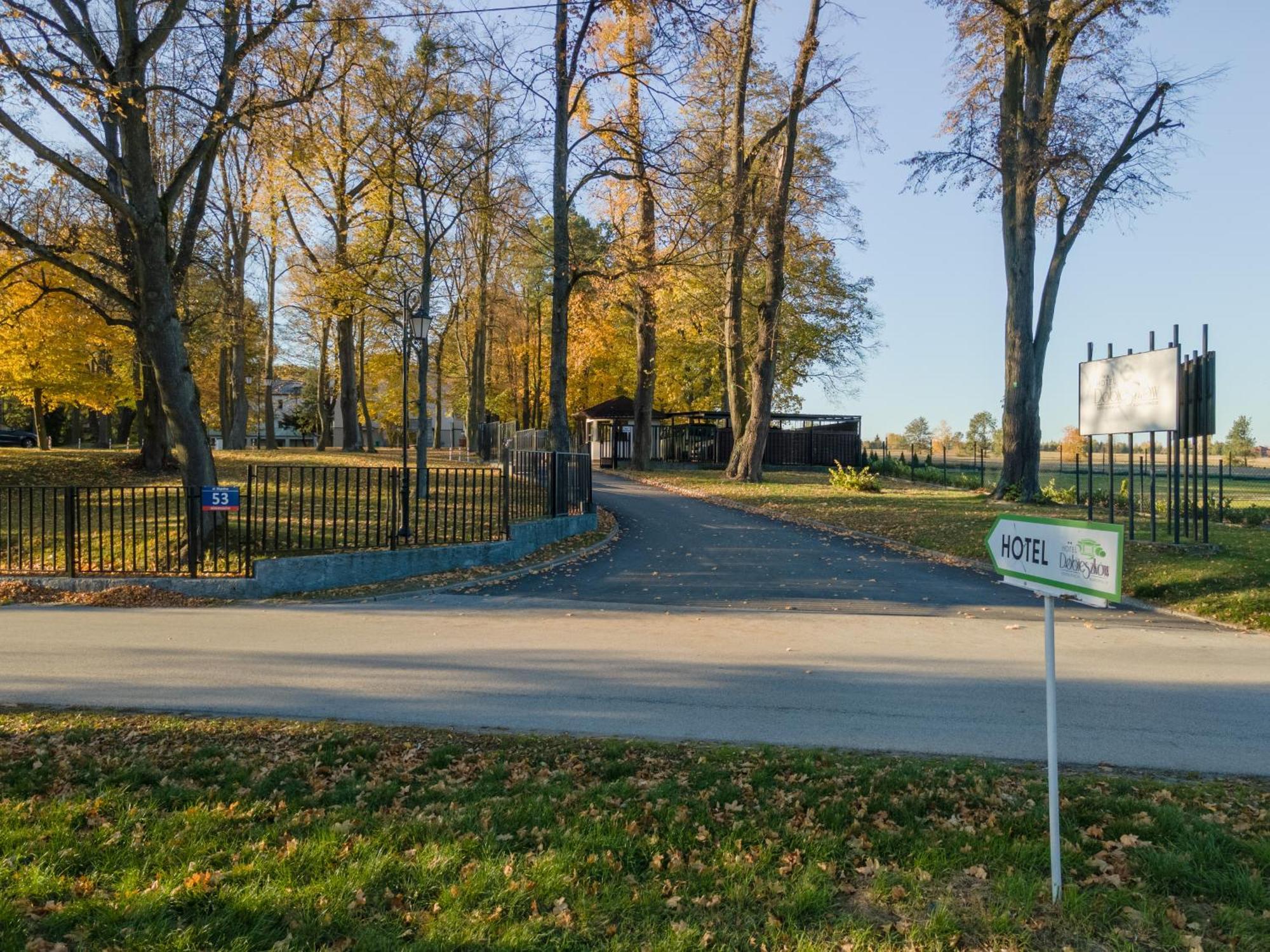 Hotel W Dobieszkowie Strykow Luaran gambar