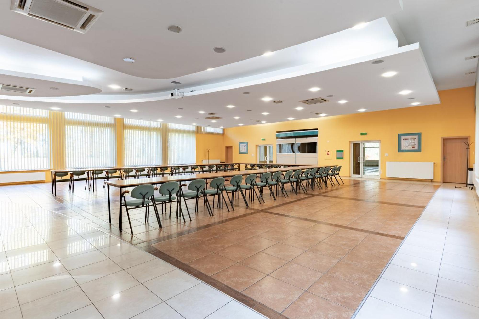 Hotel W Dobieszkowie Strykow Luaran gambar