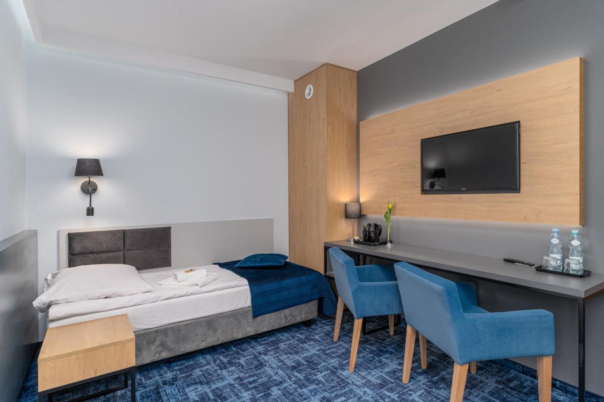 Hotel W Dobieszkowie Strykow Luaran gambar