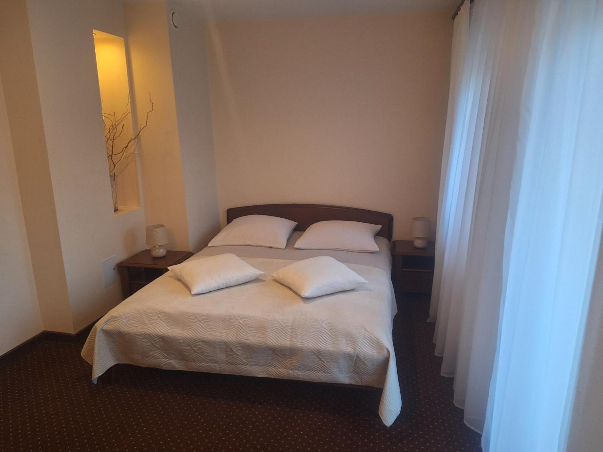Hotel W Dobieszkowie Strykow Luaran gambar