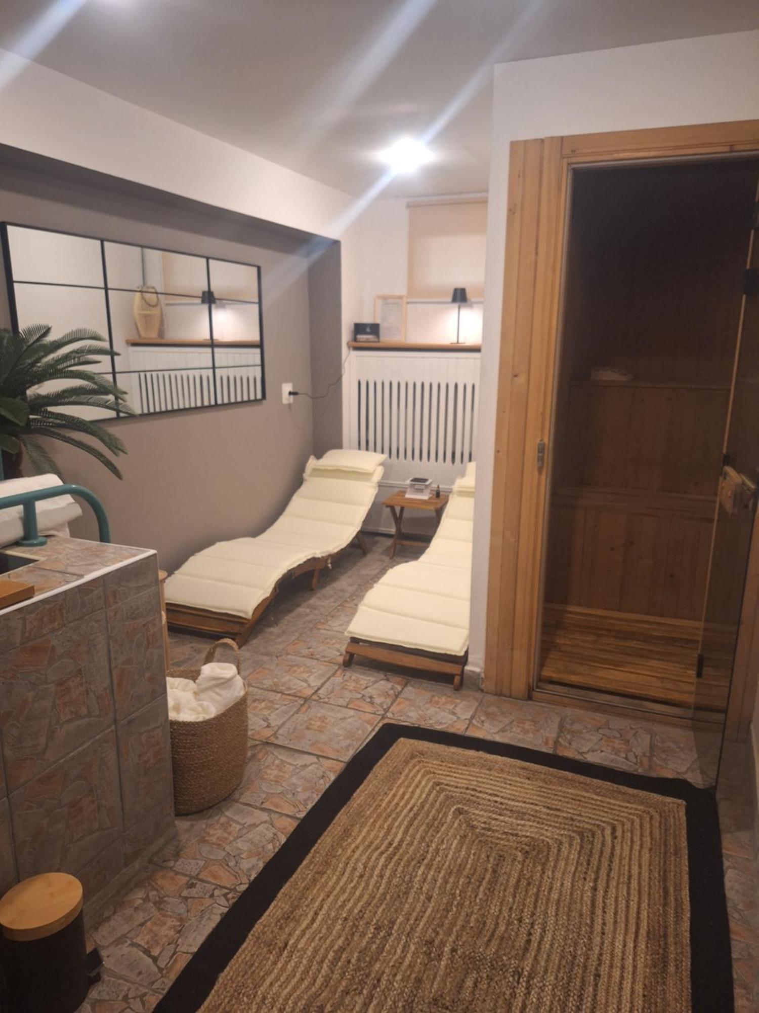 Hotel W Dobieszkowie Strykow Luaran gambar