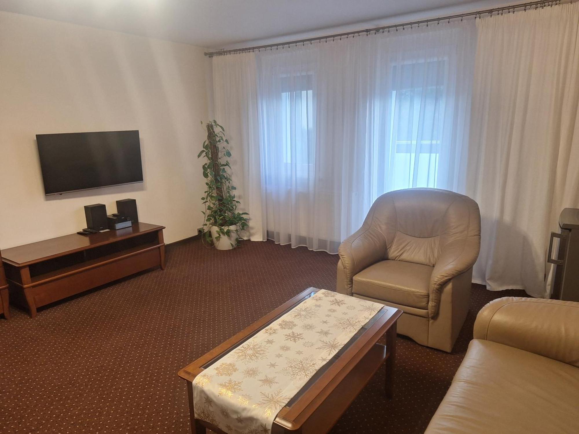 Hotel W Dobieszkowie Strykow Luaran gambar