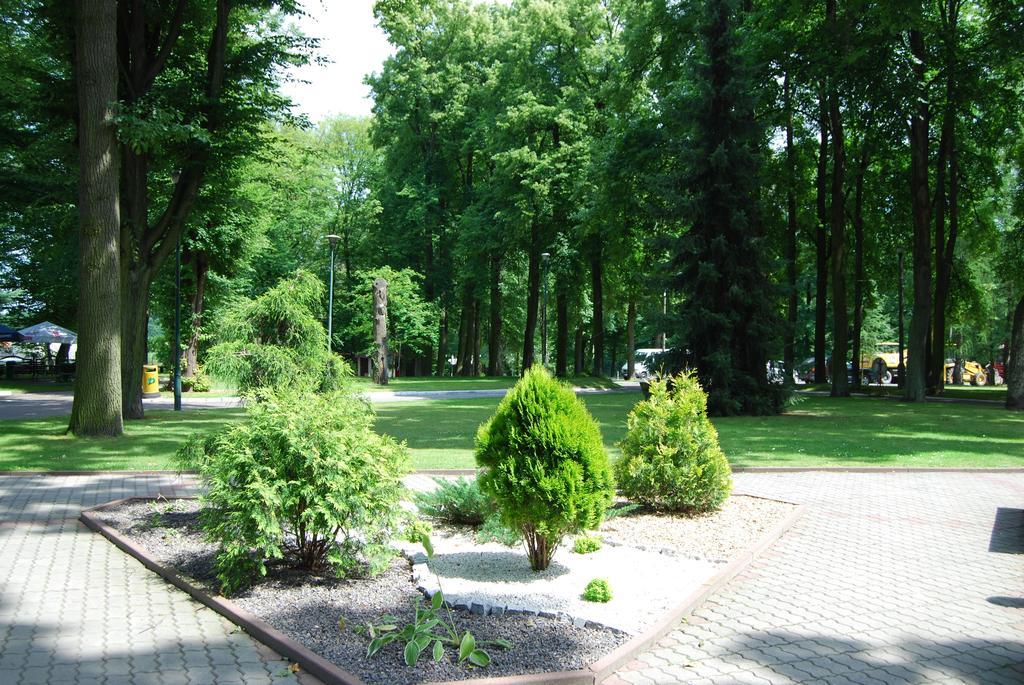Hotel W Dobieszkowie Strykow Luaran gambar