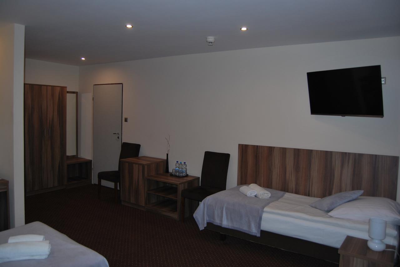 Hotel W Dobieszkowie Strykow Luaran gambar